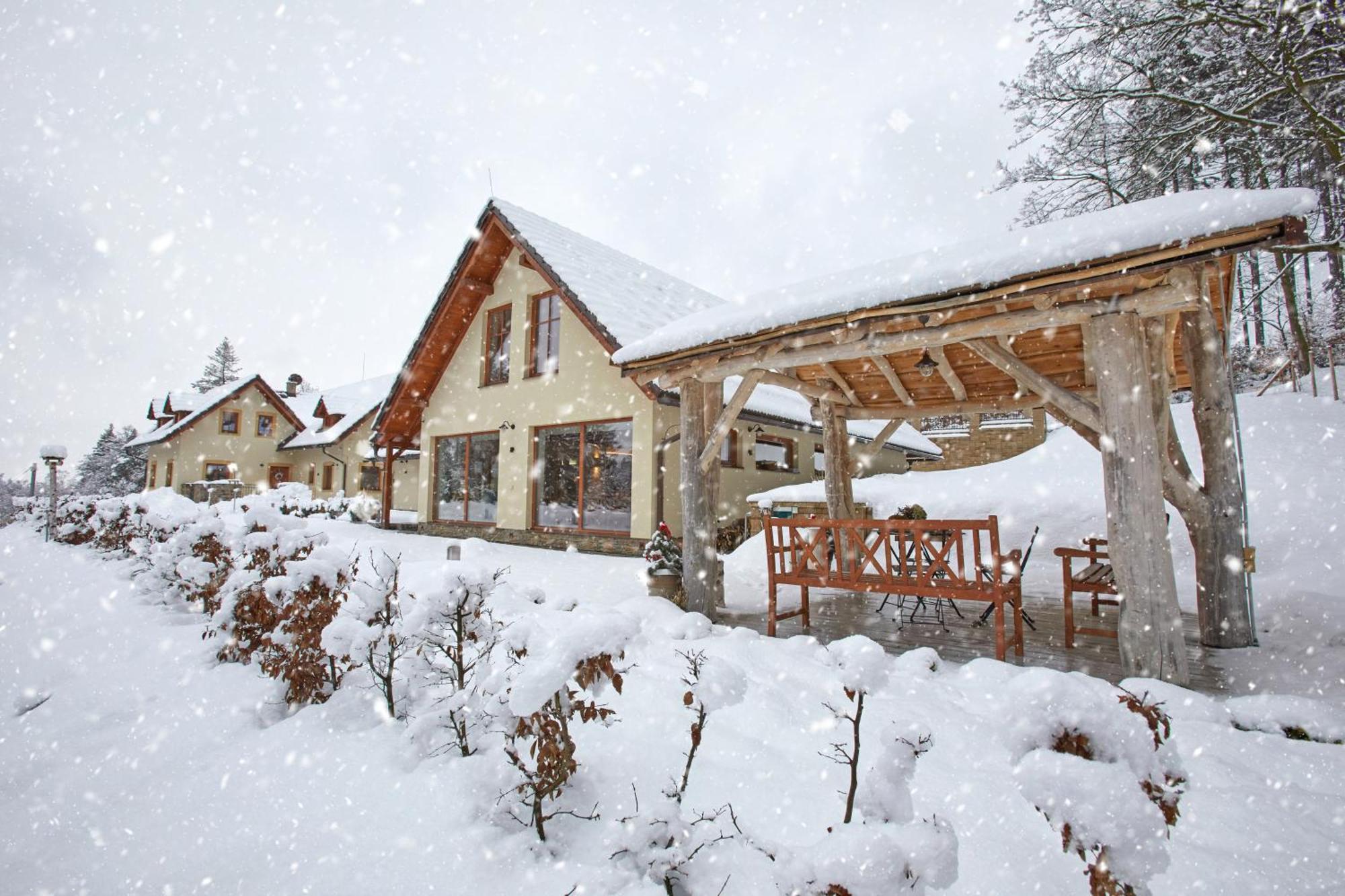 Penzion Na Kraji Lesa Valasske Mezirici Exterior photo